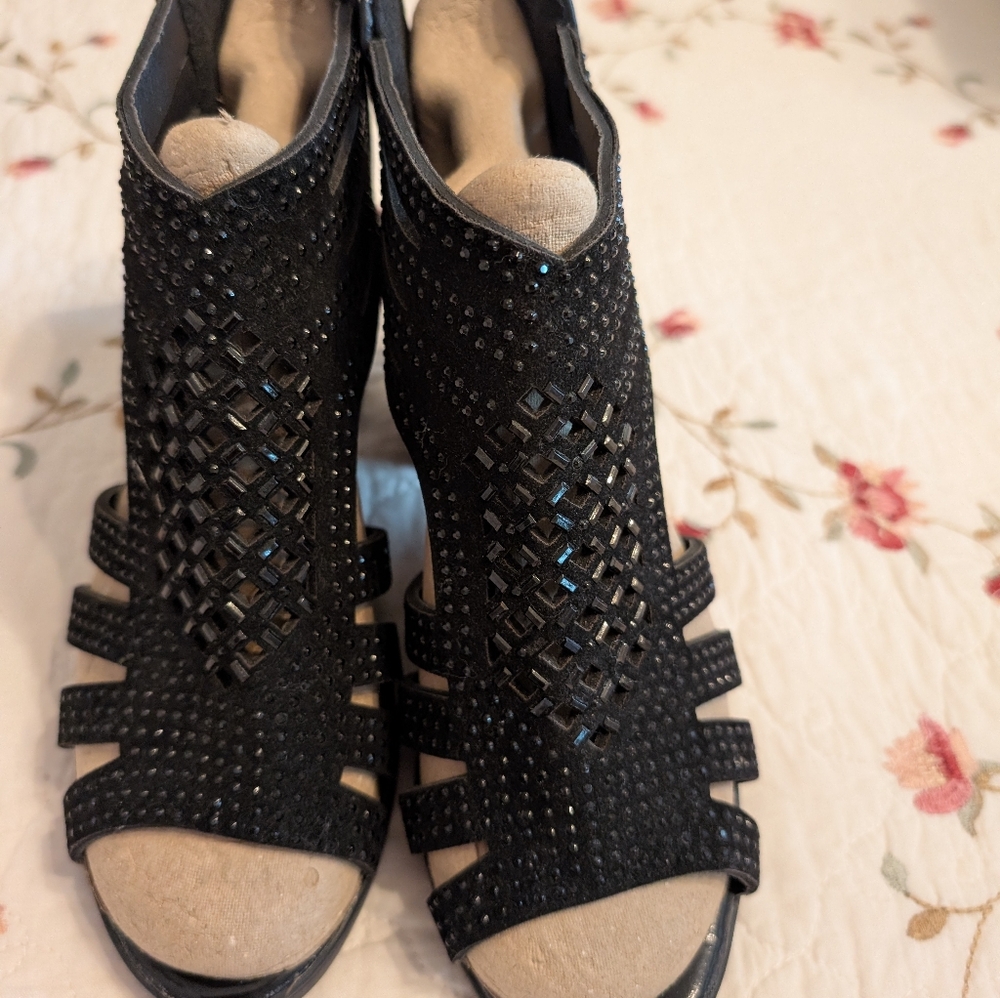 2 pr Women’s Block Heel Sandals- Sz 6.5 - Picture 3 of 11